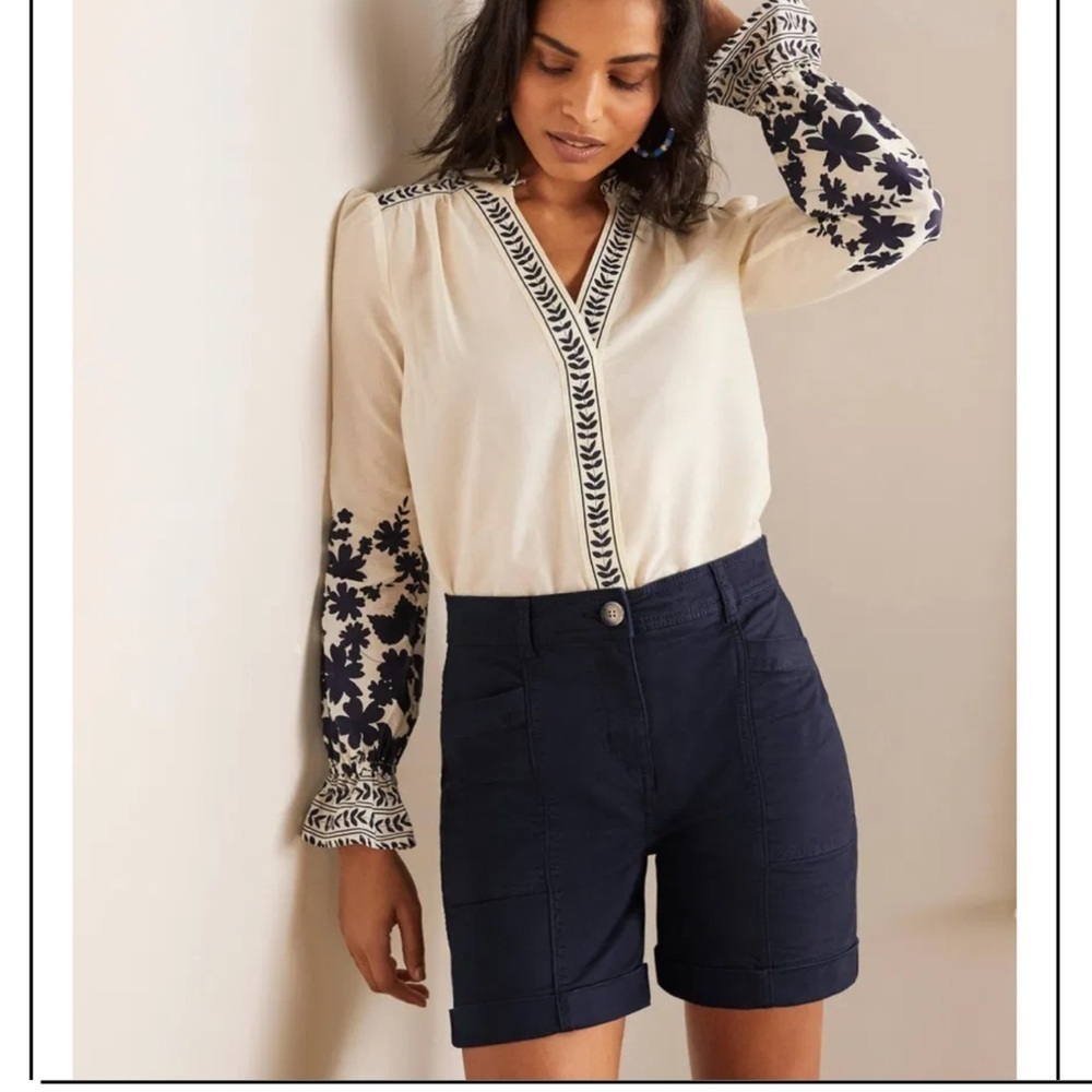 Boden Abingdon Chino Shorts - Picture 3 of 10
